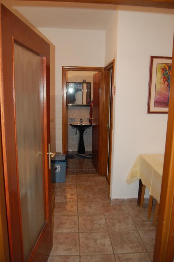 Apartments Villa Angela Krk Town Habitación foto