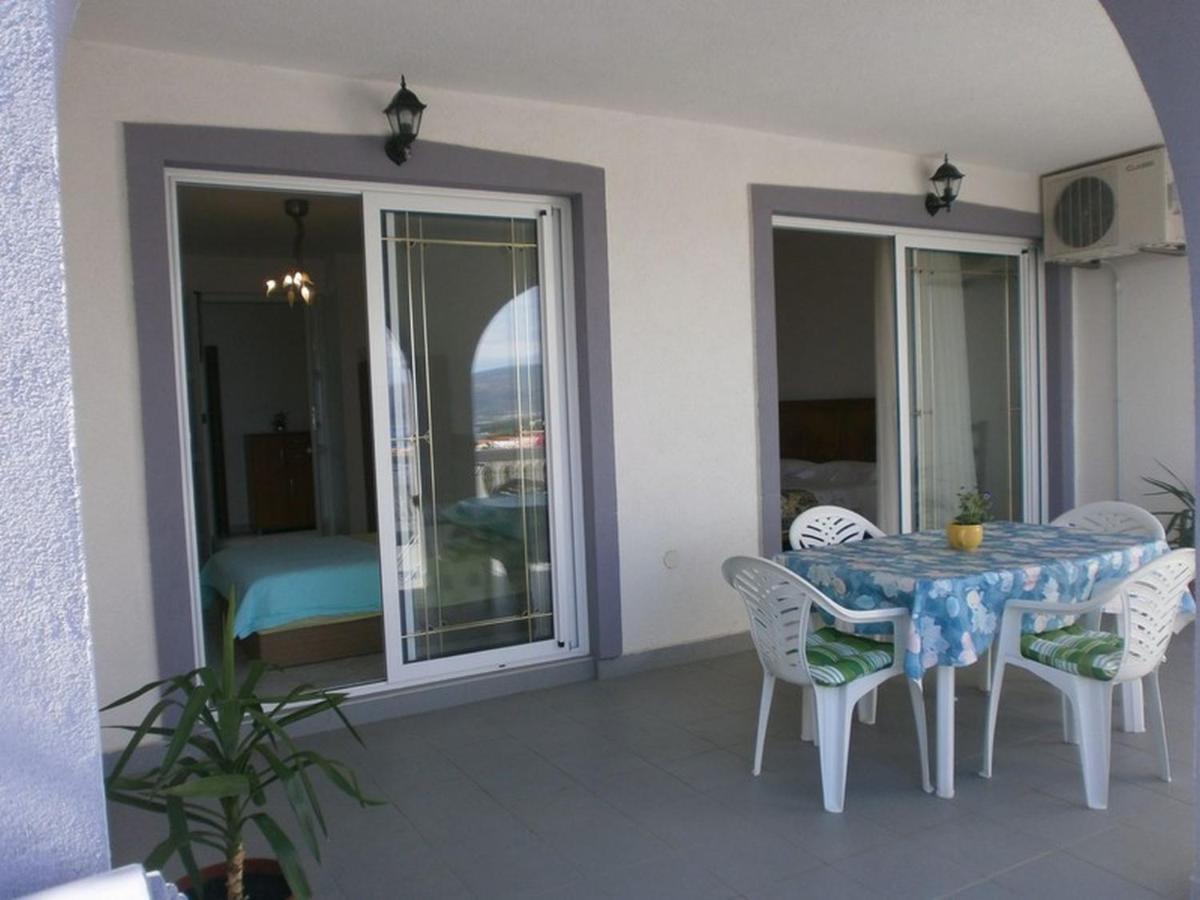 Apartments Villa Angela Krk Town Habitación foto