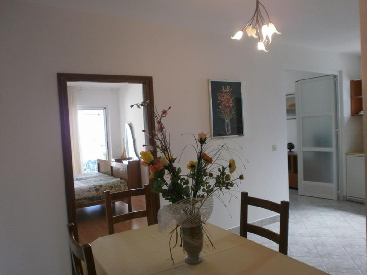 Apartments Villa Angela Krk Town Habitación foto